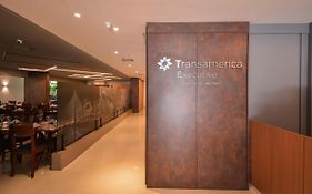 Flat com Garagem Grátis Próximo Consulado USA